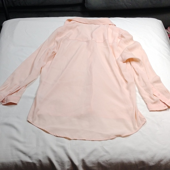 American Eagle Outfitters Women's Peach Long Sleeved Button Down Blouse Size Med - Picture 7 of 10